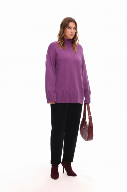 Черные брюки с подворотом