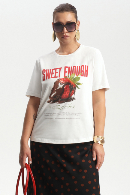 Футболка трикотаж с принтом клубника