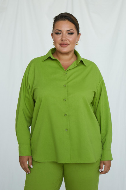 Зеленая льняная рубашка relaxed fit на лето на полную женскую фигуру
