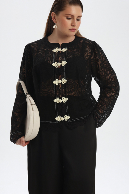 Блузка из кружева с застежкой панькоу