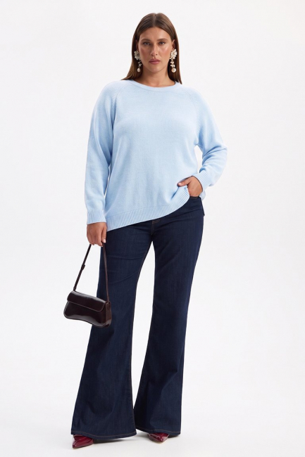 Голубой джемпер из вязаной вискозы – фото – Plus Size 50–64 – Моно-Стиль