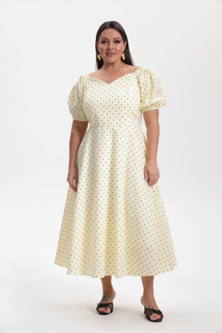 Платье со спущенным плечом и принтом горох – фото – Plus Size 50–64 – Моно-Стиль