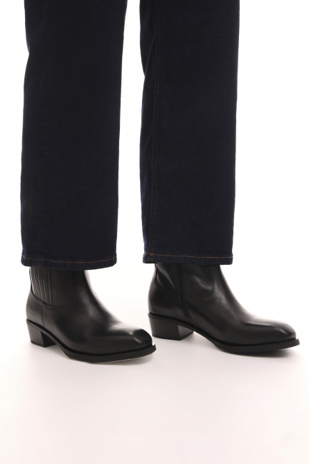 Кожаные короткие казаки в стиле ропер