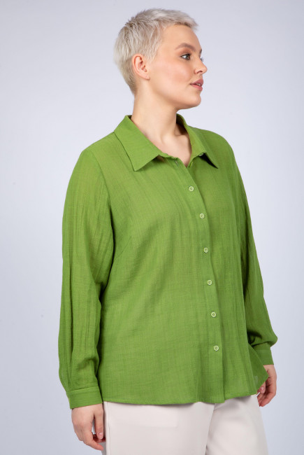 Зеленая льняная рубашка большого размера на фигуру плюс сайз