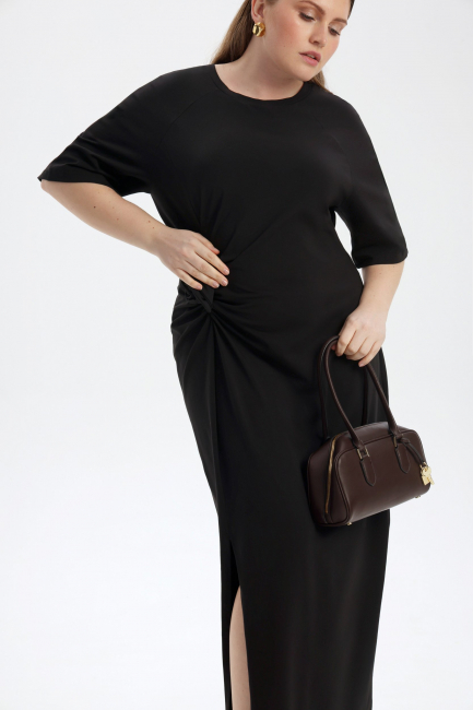 Платье футболка с декоративным узлом на рост 172