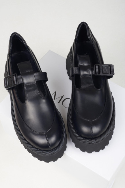 Черные кожаные закрытые сандалии увеличенной полноты