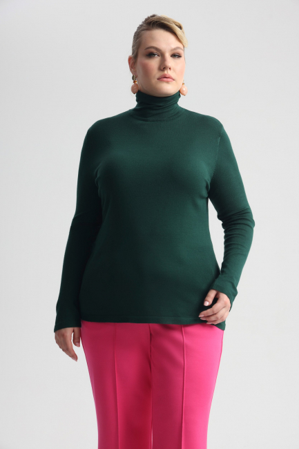 Водолазка зеленого цвета