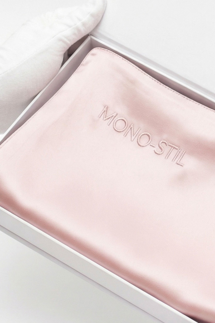 Шелковое полотенце с вышивкой