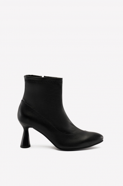 Ботильоны из кожи с острым мысом