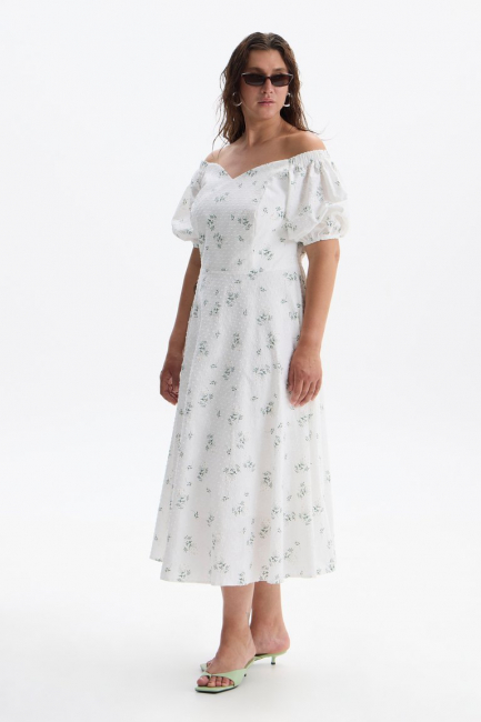 Платье из хлопка со спущенным плечом – фото – Plus Size 50–64 – Моно-Стиль