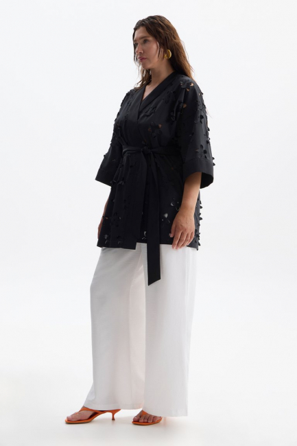 Брюки палаццо белого цвета с жатым эффектом – фото – Plus Size 50–64 – Моно-Стиль