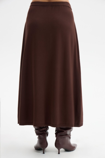 Юбка трапеция из вязаного трикотажа – фото – Plus Size 50–64 – Моно-Стиль