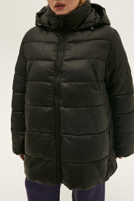 Куртка А-силуэта со съемным капюшоном зимняя оверсайз