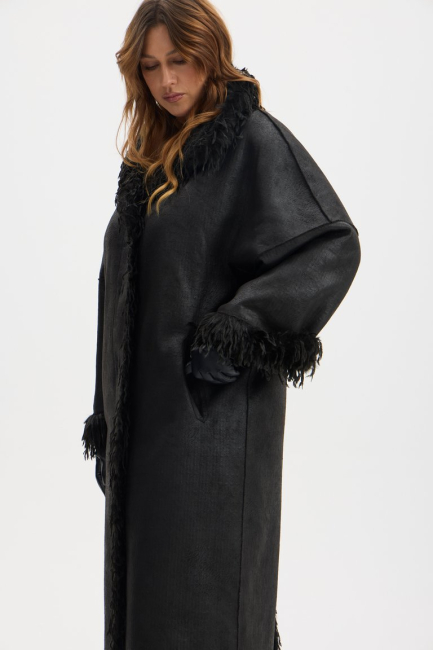 Дубленка двухсторонняя с перьями макси – фото – Plus Size 50–64 – Моно-Стиль