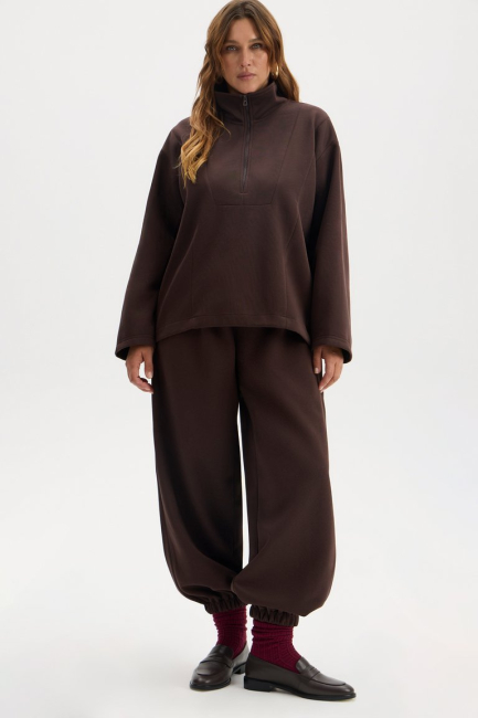 Свитшот с воротником халф зип из трикотажа – фото – Plus Size 50–64 – Моно-Стиль