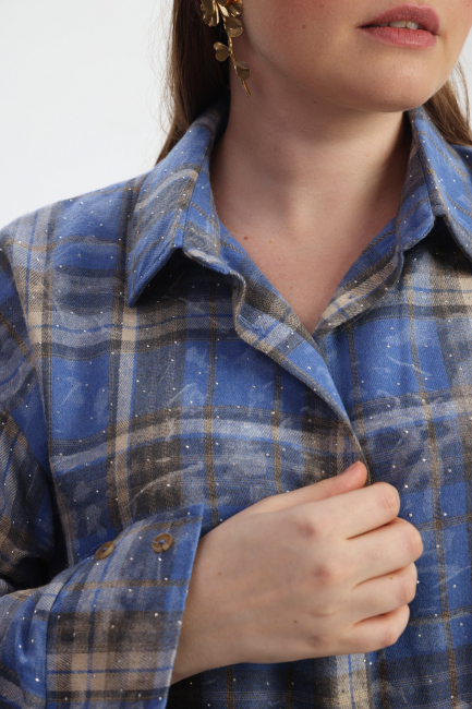 Рубашка с принтом клетка и декоративными стразами