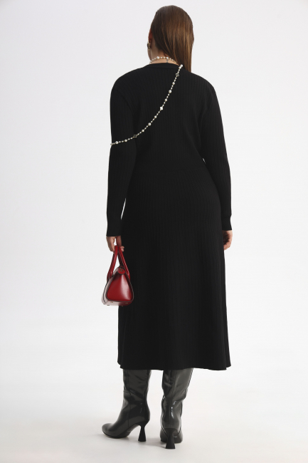 Платье лапша с акцентными пуговицами