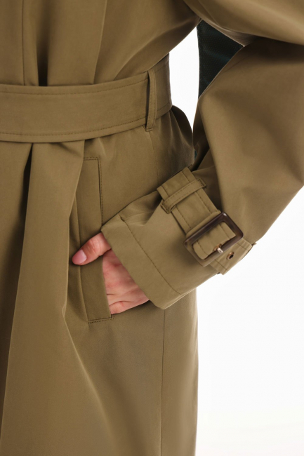Тренч с кастомными деталями