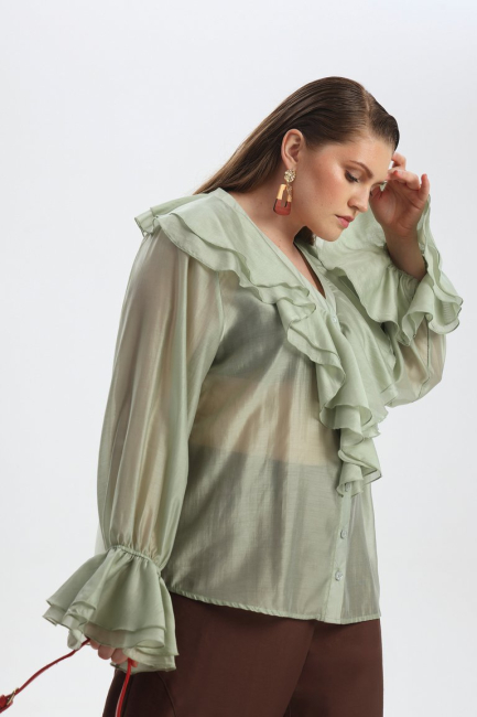 Блузка с воланами в пиратском стиле – фото – Plus Size 50–64 – Моно-Стиль