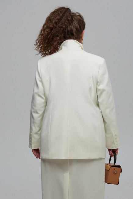 Однобортный приталенный пиджак из костюмной ткани купить в магазине модной одежды больших размеров 