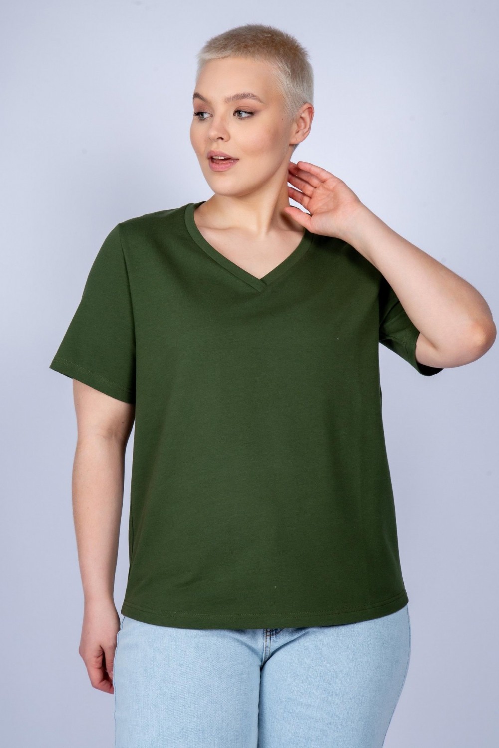 женская футболка с треугольным вырезом