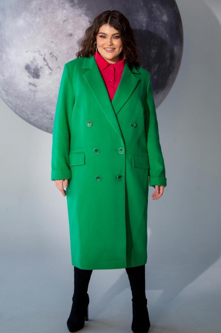 зеленое двубортное пальто