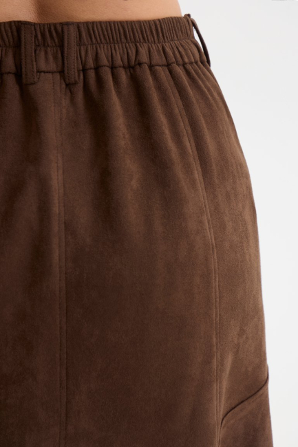 Юбка годе из темно-коричневой экозамши – фото – Plus Size 50–64 – Моно-Стиль