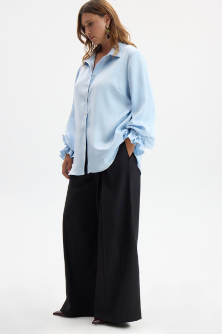 Широкие брюки с прорезной шлевкой – фото – Plus Size 50–64 – Моно-Стиль