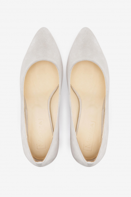 Замшевые лодочки с острым мысом