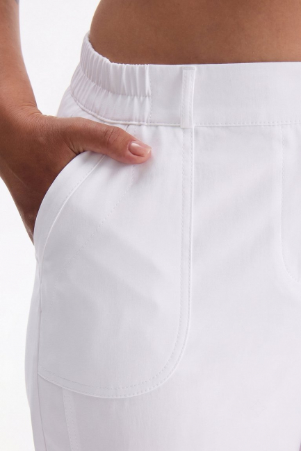 Белые прямые брюки из хлопка – фото – Plus Size 50–64 – Моно-Стиль