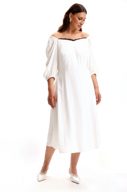 Платье с кружевом и спущенным рукавом