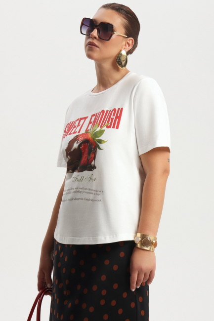 Футболка трикотаж с принтом клубника