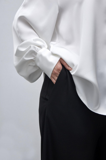 Черные палаццо из костюмной ткани в рубчик на фигуру большого размера плюс сайз