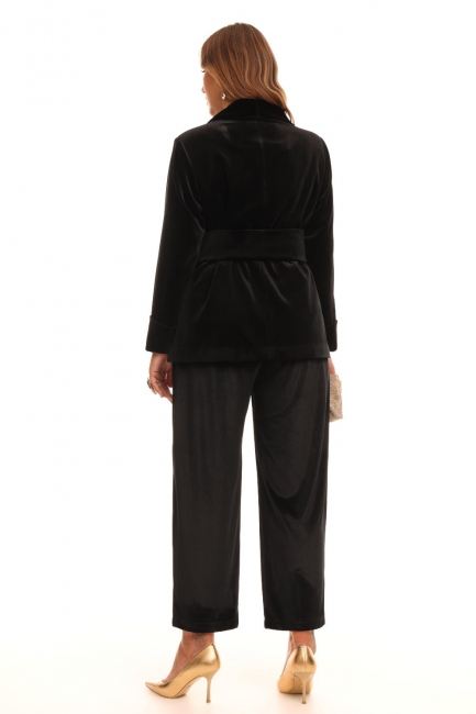 Бархатный черный жакет на запа́хе