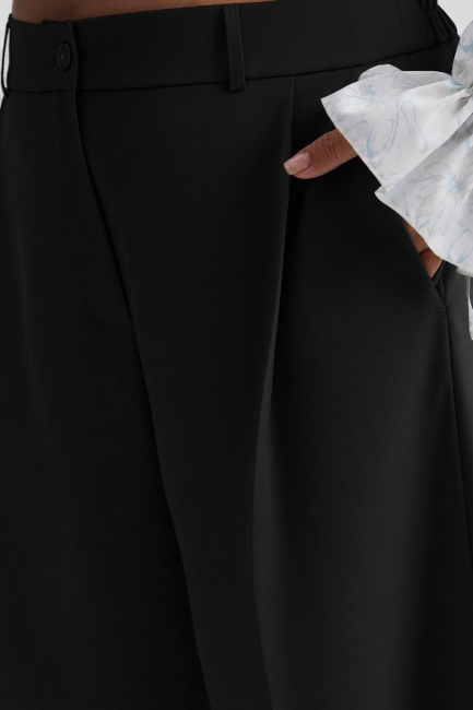 Брюки бананы черного цвета – фото – Plus Size 50–64 – Моно-Стиль