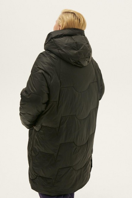 Черная удлиненная куртка пуховик с капюшоном купить онлайн в интернет-магазине одежды для женщин плюс сайз 