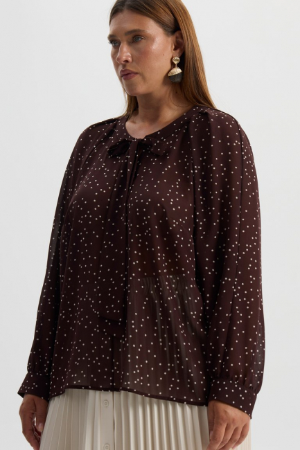 Блузка из шелка с бантом лавальер – фото – Plus Size 50–64 – Моно-Стиль