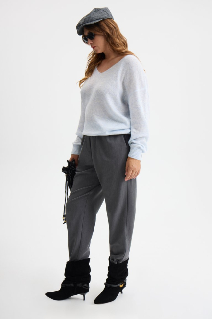 Брюки с подворотом из серой поливискозы – фото – Plus Size 50–64 – Моно-Стиль