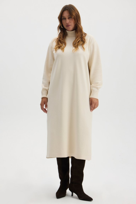 Платье-свитер длинны миди – фото – Plus Size 50–64 – Моно-Стиль