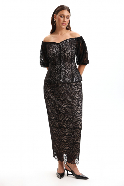 Юбка карандаш из черного кружева