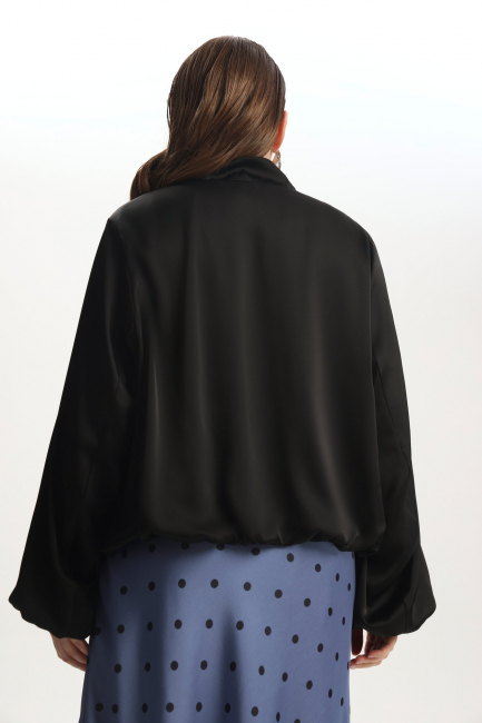 Бомбер из поливискозы с рукавом жиго