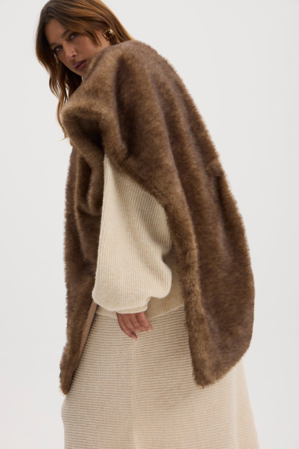 Палантин из экомеха норки – фото – Plus Size 50–64 – Моно-Стиль