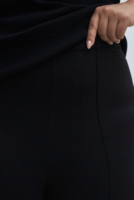 Черные костюмные брюки клеш со стрелками большого размера на фигуру плюс сайз купить с доставкой по России Москве