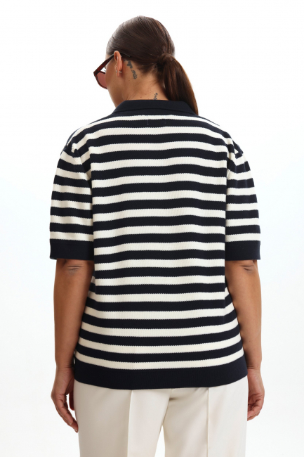 Джемпер поло в полоску с коротким рукавом