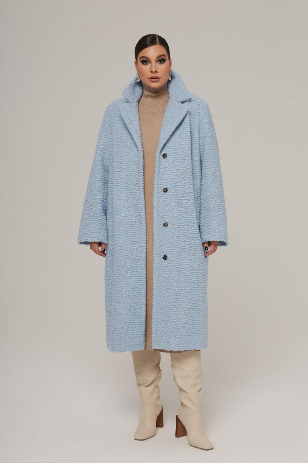 Голубое пальто из фактурного экомеха экошуба в ассортименте большого размера купить