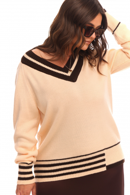 Пуловер преппи розово-бежевого цвета