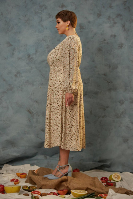 Шифоновое чайное платье на шелковой подкладке с цветочным принтом на плюс сайз фигуру