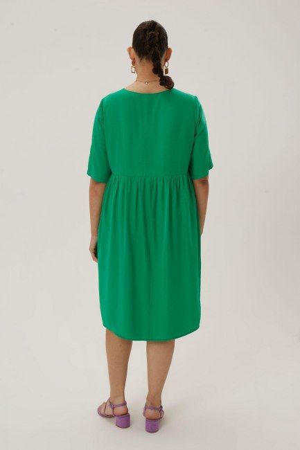Зеленое платье а-силуэта из смесовой вискозы с блеском