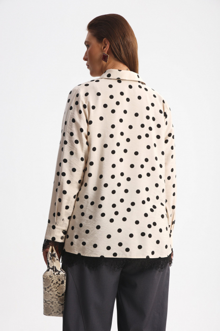 Блузка из вискозы с принтом горох