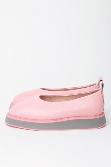 Кожаные туфли кеды розового цвета на литой подошве
